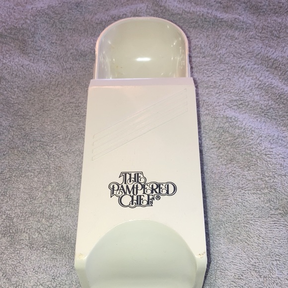 - A pampered chef plastic measuring cup 1/2 to 1/8 cup - Picture 3 of 3